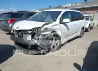 2012 Toyota SIENNA фото