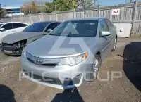 2012 Toyota CAMRY фото