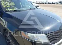 2013 Lincoln MKT фото