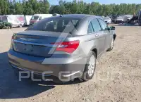 2013 Chrysler 200 photo