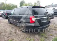 2013 Chrysler TOWN & COUNTRY photo