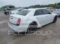 2013 Chrysler 300 фото