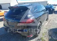 2013 Porsche Cayenne photo