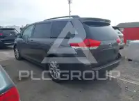 2013 Toyota SIENNA фото