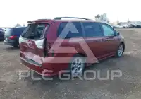 2013 Toyota SIENNA фото