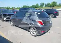2013 Toyota YARIS фото