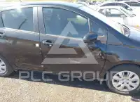 2013 Toyota YARIS фото