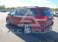 2013 Toyota SIENNA фото