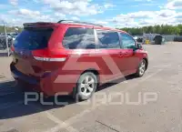 2013 Toyota SIENNA фото