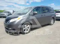2013 Toyota SIENNA фото