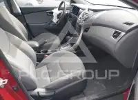 2013 Hyundai Elantra photo