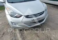 2013 Hyundai Elantra photo