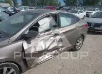 2013 Hyundai Accent photo