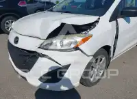 2014 Mazda 5 photo