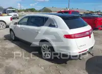 2014 Lincoln MKT photo