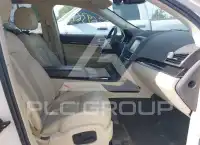 2014 Lincoln MKT photo