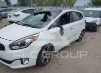2014 KIA Rondo photo