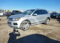 2014 Volkswagen Touareg photo
