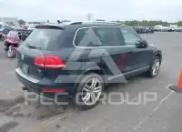 2014 Volkswagen Touareg photo