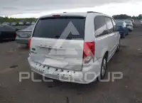 2015 Dodge Grand Caravan фото