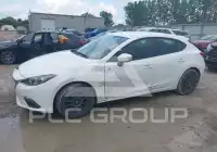 2015 Mazda 3 фото