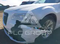 2015 Chrysler 300 photo