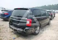 2015 Chrysler TOWN & COUNTRY фото