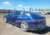 2015 Tesla Model S photo