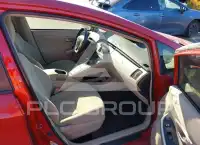 2015 Toyota PRIUS фото