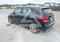 2015 Mercedes Benz B 250 фото