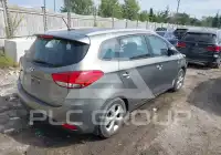 2015 KIA Rondo photo