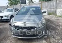 2015 KIA Rondo photo