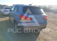2016 Mitsubishi RVR photo