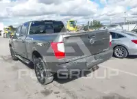 2016 Nissan TITAN фото