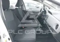 2016 Toyota YARIS фото