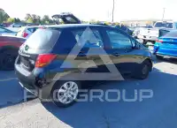 2016 Toyota YARIS фото