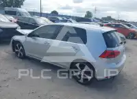 2016 Volkswagen GTI photo