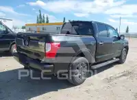2017 Nissan TITAN фото