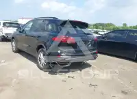 2017 Porsche CAYENNE photo