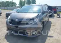 2017 Toyota SIENNA photo