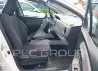 2017 Toyota YARIS фото