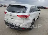 2017 Toyota Highlander photo