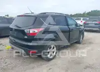 2017 Ford ESCAPE photo