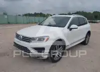 2017 Volkswagen Touareg photo
