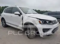 2017 Volkswagen Touareg photo
