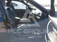 2018 BMW 330 photo