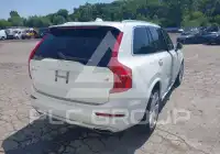 2019 Volvo XC90 фото