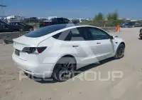 2019 Tesla Model 3 фото