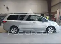 2019 Toyota SIENNA фото