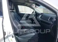2019 Toyota Highlander photo